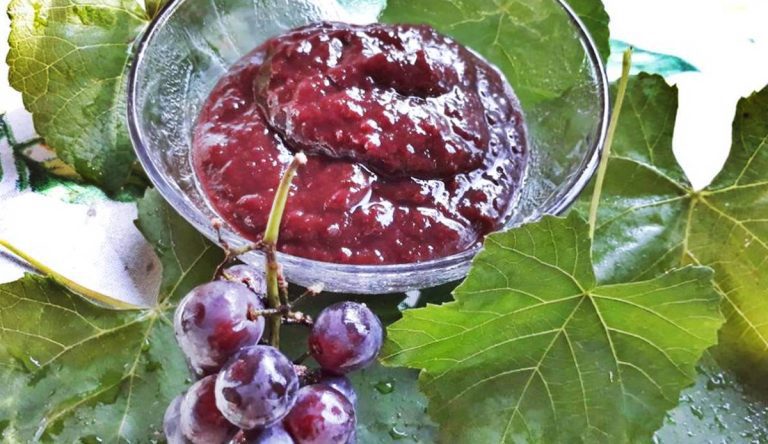 Receta sencilla de la mermelada casera de uva