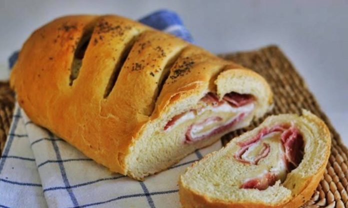 pan relleno con jamón y queso 2